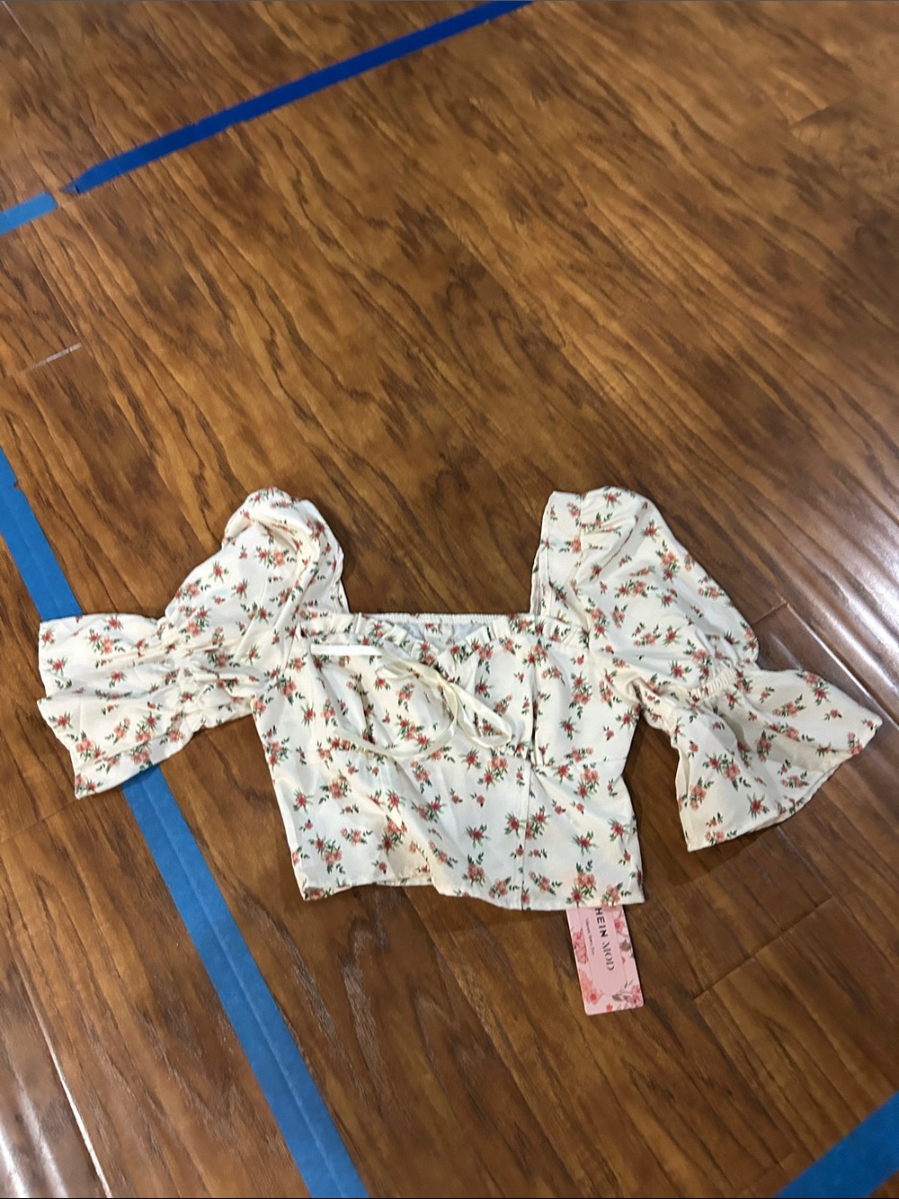 SHEIN Cream Floral Puff Sleeve Crop Top